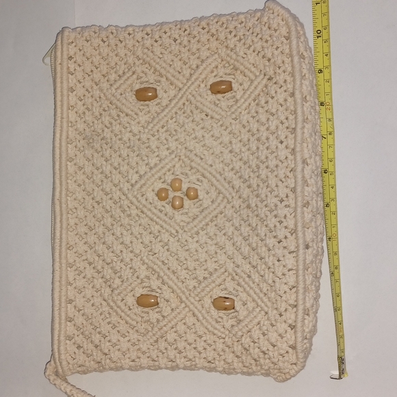 Macrame cream Wristlet clutch with wooden beads details beach - Picture 7 of 17